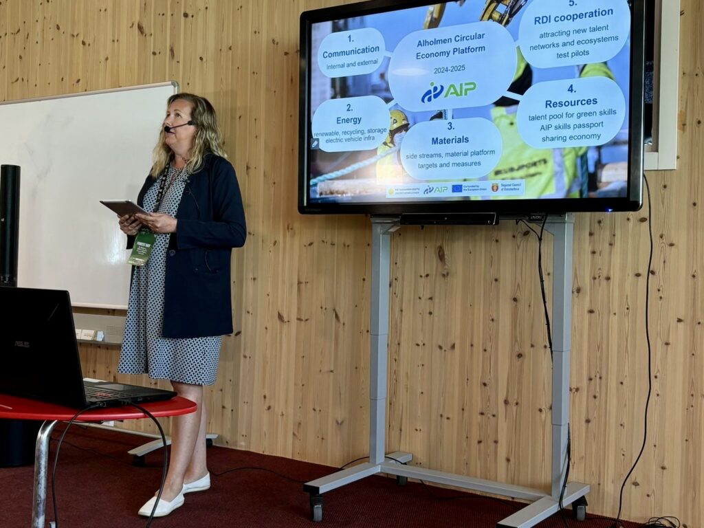 ACEP projektet presenterades på Wasa Future Festival som en inspirerande arbetsmetod inom cirkulär ekonomi för den lokala industrin. På bilden projektledare Åsa Björkman.